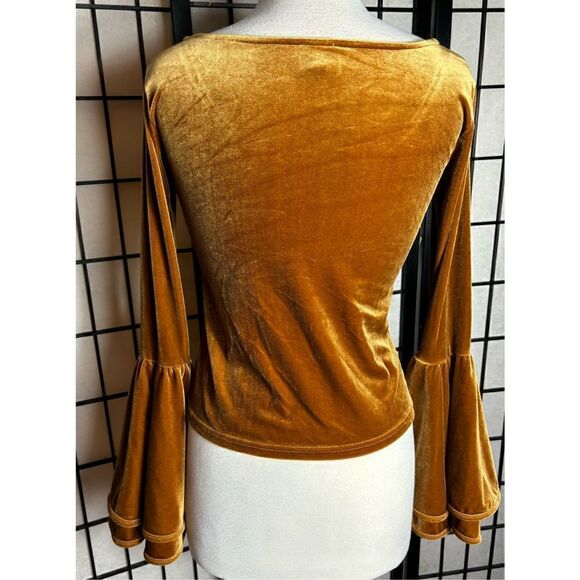 Torn Ronny Kobo Gold Mimi Sabrina Velvet Bell Sleeved Crop  Top - Picture 4 of 7